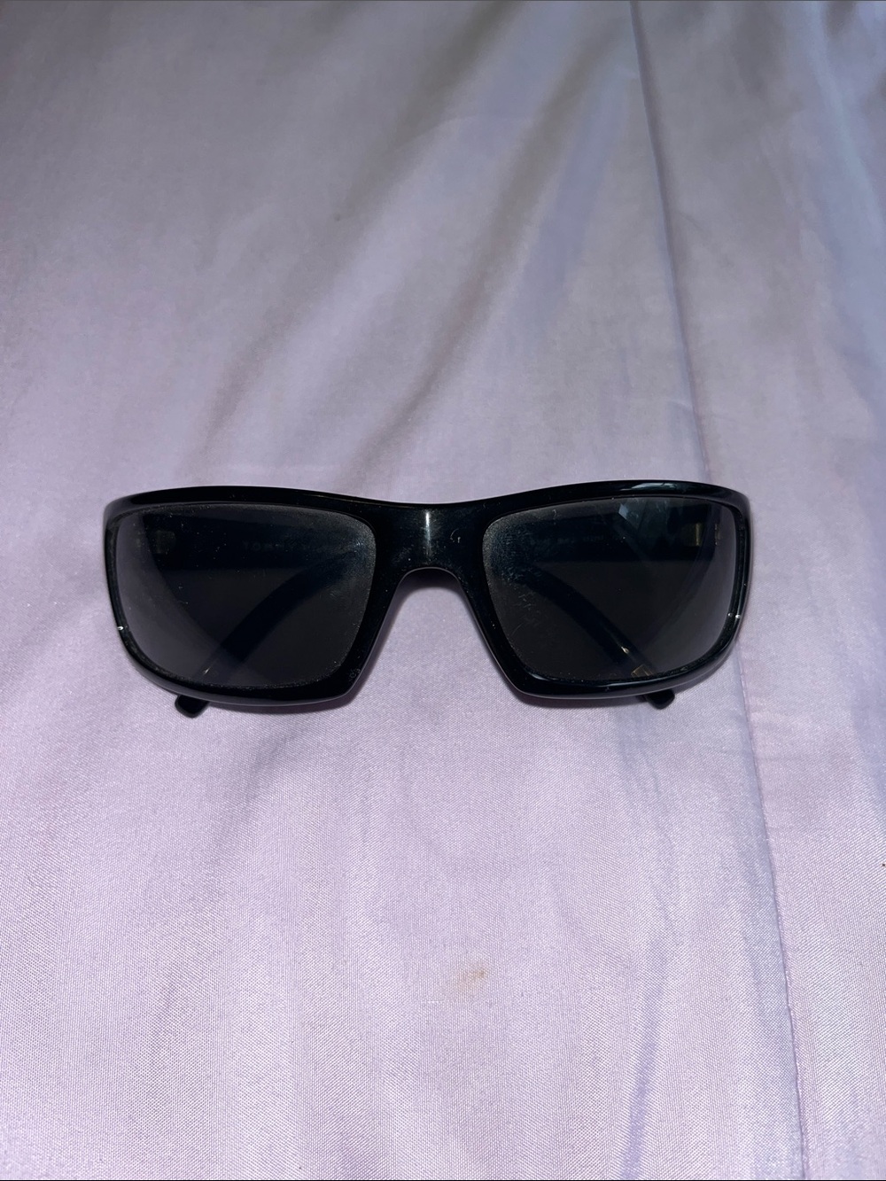 Tommy Hilfiger Men's Black Wraparound Sunglasses
